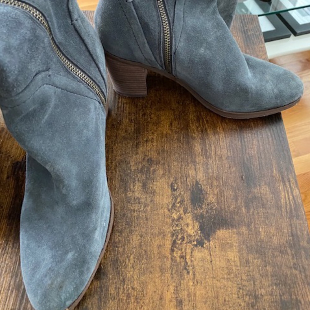 Splendid Size 8 Knee-High Boots Grey Suede